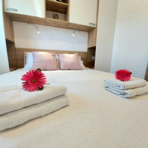 Bedrooms, Mobile homes beach Jazina, Travel agency Charly, Murter, Dalmatia, Croatia Betina